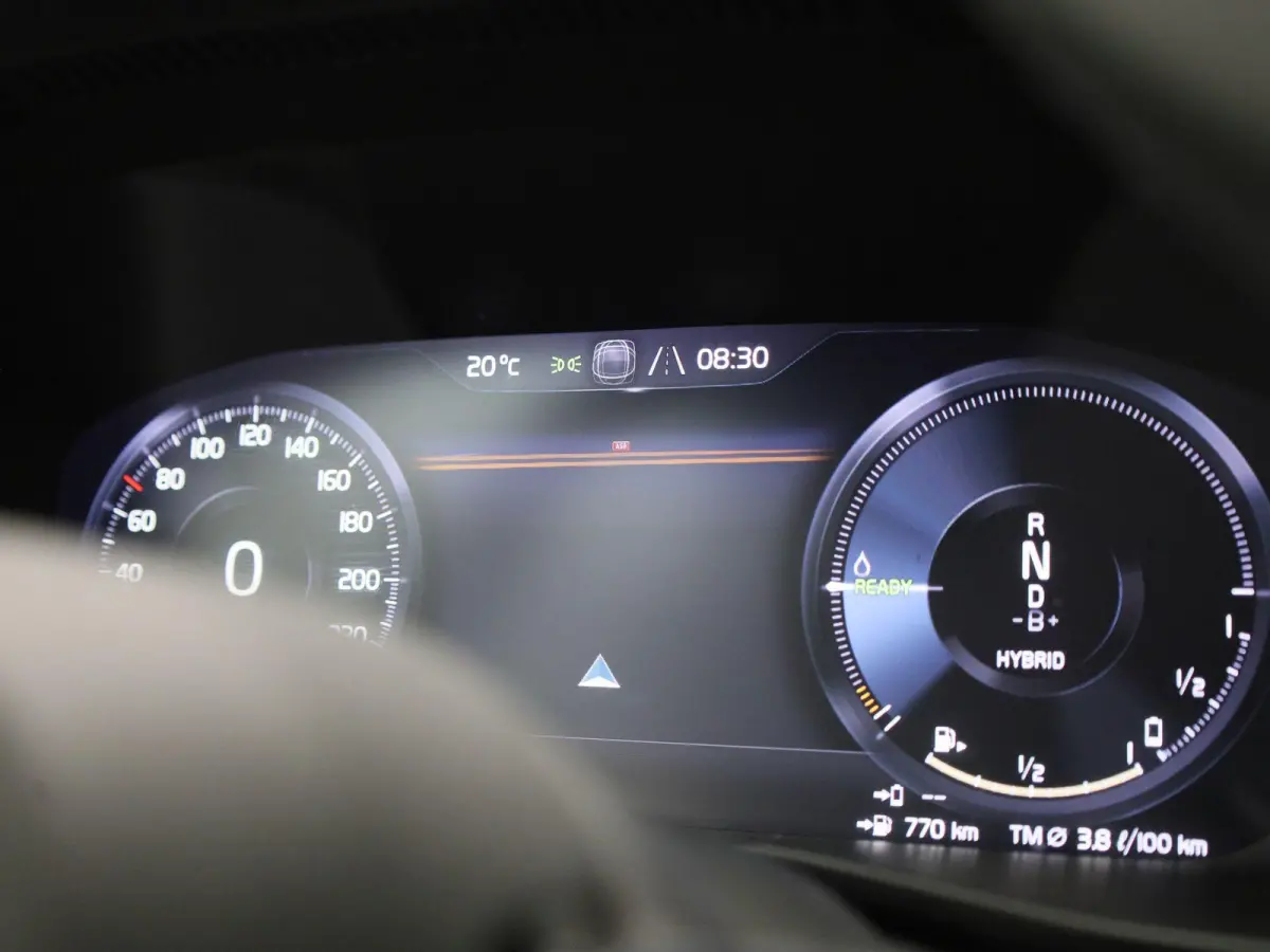 T4 PHEV Plus Dark Design Aut. | APPLE CARPLAY | ANDROID AUTO | HARMAN KARDON | DODEHOEKSENSOREN | LEDEREN BEKLEDING | ACHTERUITRIJCAMERA | DAB RADIO | CRUISE CONTROL | STOELVERWARMING | STUU