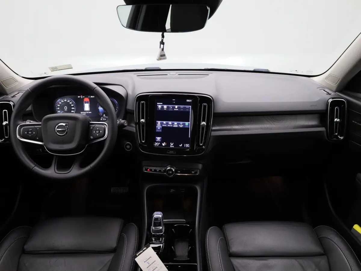 T4 PHEV Plus Dark Design Aut. | APPLE CARPLAY | ANDROID AUTO | HARMAN KARDON | DODEHOEKSENSOREN | LEDEREN BEKLEDING | ACHTERUITRIJCAMERA | DAB RADIO | CRUISE CONTROL | STOELVERWARMING | STUU