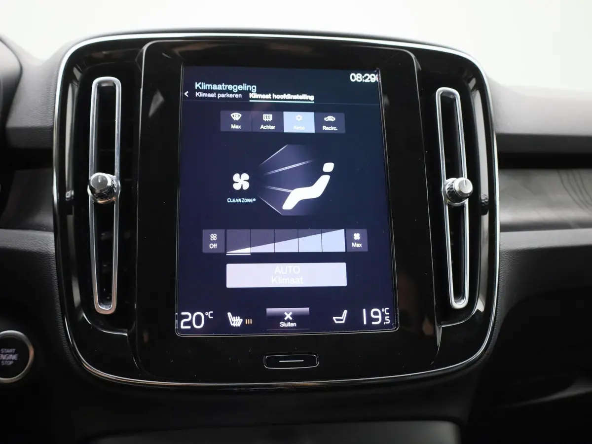 T4 PHEV Plus Dark Design Aut. | APPLE CARPLAY | ANDROID AUTO | HARMAN KARDON | DODEHOEKSENSOREN | LEDEREN BEKLEDING | ACHTERUITRIJCAMERA | DAB RADIO | CRUISE CONTROL | STOELVERWARMING | STUU