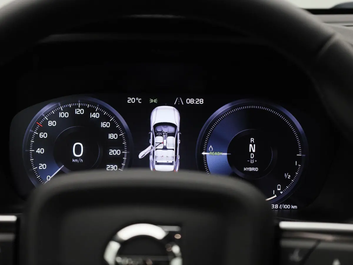T4 PHEV Plus Dark Design Aut. | APPLE CARPLAY | ANDROID AUTO | HARMAN KARDON | DODEHOEKSENSOREN | LEDEREN BEKLEDING | ACHTERUITRIJCAMERA | DAB RADIO | CRUISE CONTROL | STOELVERWARMING | STUU