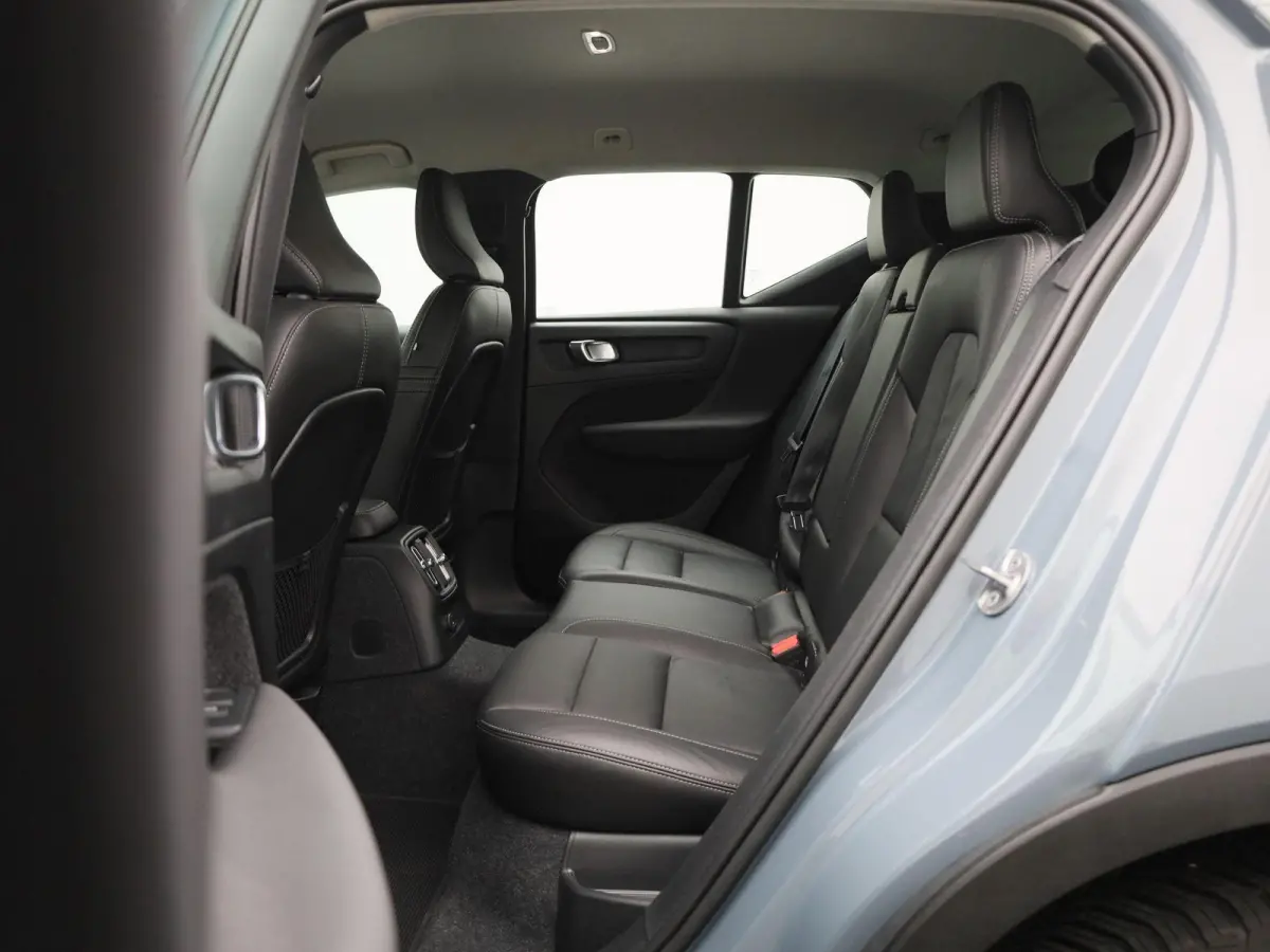 T4 PHEV Plus Dark Design Aut. | APPLE CARPLAY | ANDROID AUTO | HARMAN KARDON | DODEHOEKSENSOREN | LEDEREN BEKLEDING | ACHTERUITRIJCAMERA | DAB RADIO | CRUISE CONTROL | STOELVERWARMING | STUU