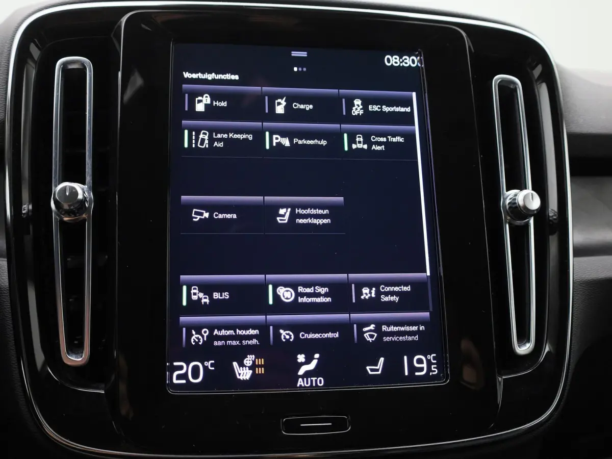 T4 PHEV Plus Dark Design Aut. | APPLE CARPLAY | ANDROID AUTO | HARMAN KARDON | DODEHOEKSENSOREN | LEDEREN BEKLEDING | ACHTERUITRIJCAMERA | DAB RADIO | CRUISE CONTROL | STOELVERWARMING | STUU