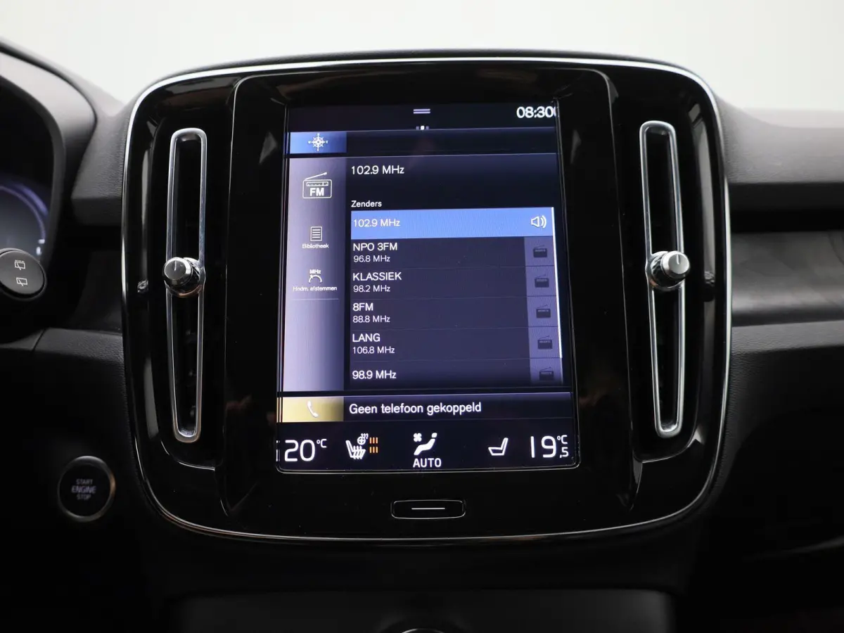 T4 PHEV Plus Dark Design Aut. | APPLE CARPLAY | ANDROID AUTO | HARMAN KARDON | DODEHOEKSENSOREN | LEDEREN BEKLEDING | ACHTERUITRIJCAMERA | DAB RADIO | CRUISE CONTROL | STOELVERWARMING | STUU
