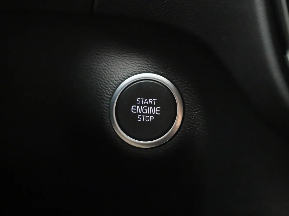 T4 PHEV Plus Dark Design Aut. | APPLE CARPLAY | ANDROID AUTO | HARMAN KARDON | DODEHOEKSENSOREN | LEDEREN BEKLEDING | ACHTERUITRIJCAMERA | DAB RADIO | CRUISE CONTROL | STOELVERWARMING | STUU