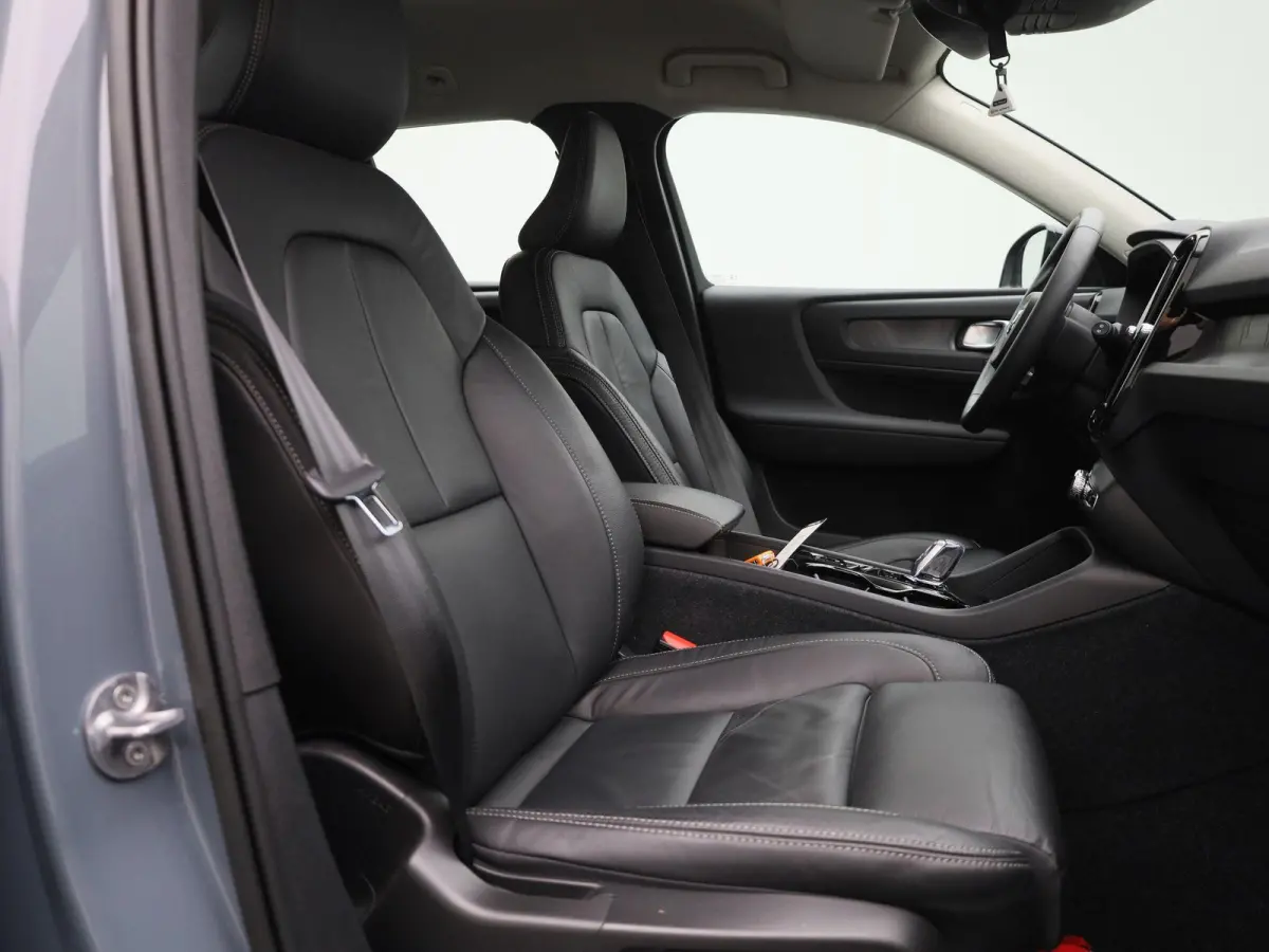 T4 PHEV Plus Dark Design Aut. | APPLE CARPLAY | ANDROID AUTO | HARMAN KARDON | DODEHOEKSENSOREN | LEDEREN BEKLEDING | ACHTERUITRIJCAMERA | DAB RADIO | CRUISE CONTROL | STOELVERWARMING | STUU
