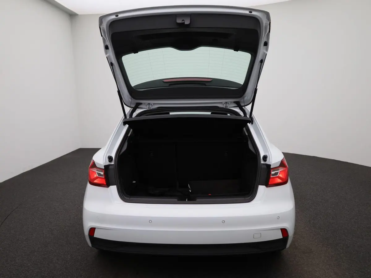 1.0 25 TFSI | APPLE CARPLAY | ANDROID AUTO | PARKEERSENSOREN | CRUISE CONTROL | CLIMATE CONTROL | DAB RADIO | LICHTMETALEN VELGEN | DIGITAL COCKPIT |