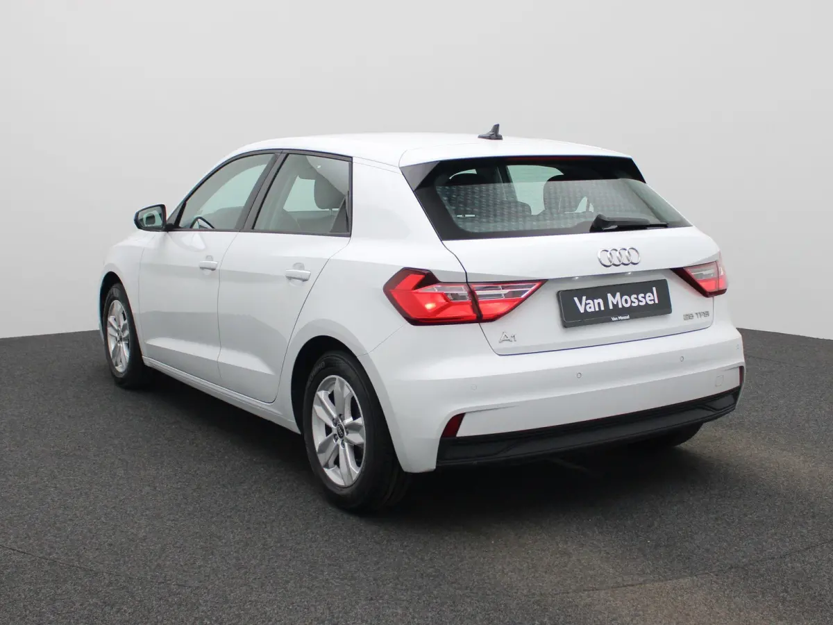1.0 25 TFSI | APPLE CARPLAY | ANDROID AUTO | PARKEERSENSOREN | CRUISE CONTROL | CLIMATE CONTROL | DAB RADIO | LICHTMETALEN VELGEN | DIGITAL COCKPIT |