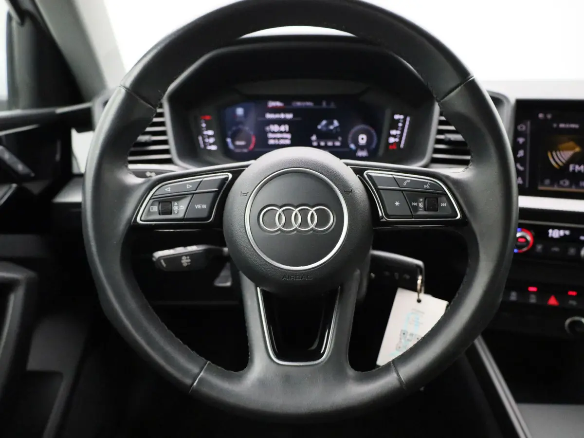 1.0 25 TFSI | APPLE CARPLAY | ANDROID AUTO | PARKEERSENSOREN | CRUISE CONTROL | CLIMATE CONTROL | DAB RADIO | LICHTMETALEN VELGEN | DIGITAL COCKPIT |