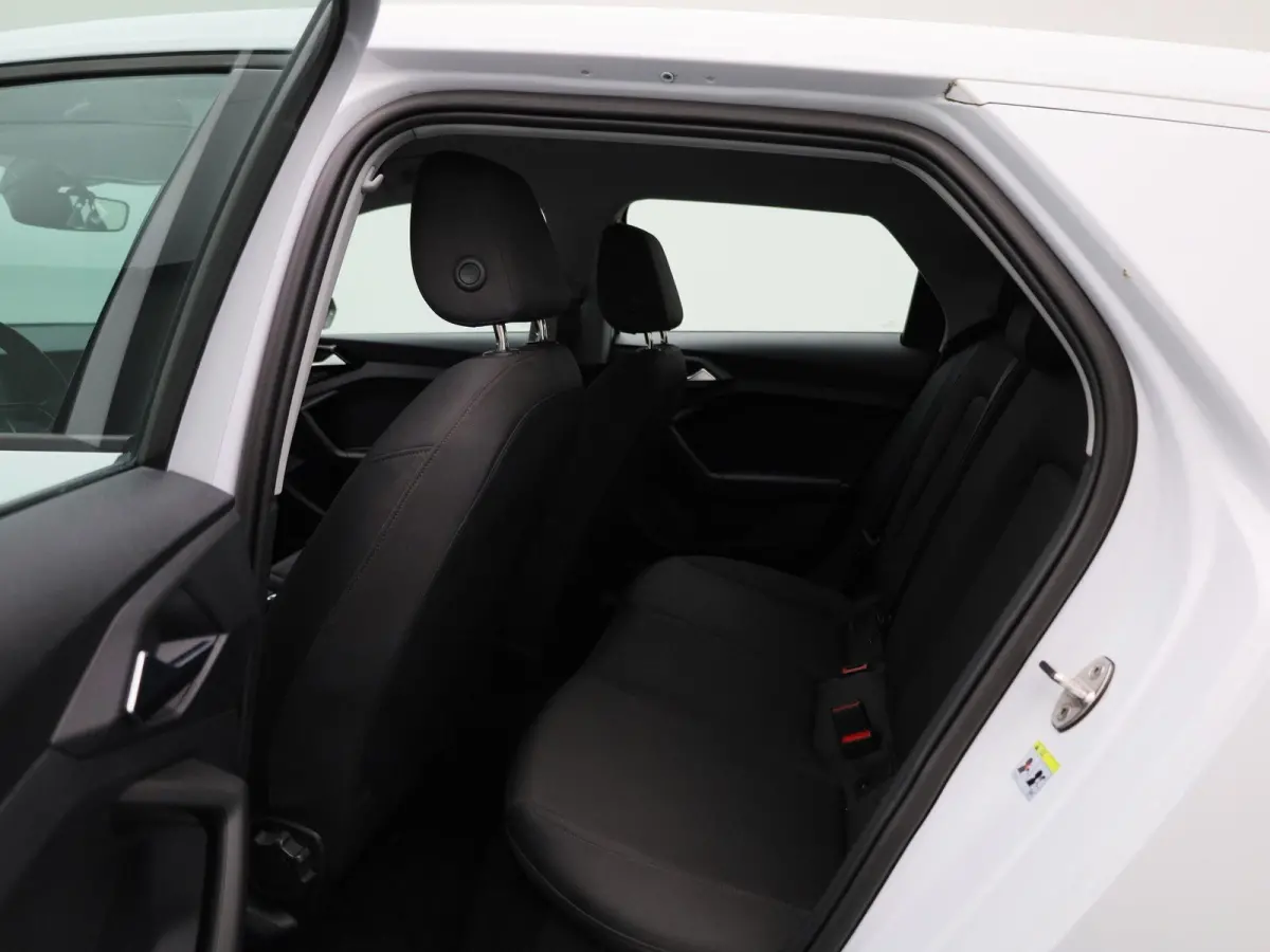 1.0 25 TFSI | APPLE CARPLAY | ANDROID AUTO | PARKEERSENSOREN | CRUISE CONTROL | CLIMATE CONTROL | DAB RADIO | LICHTMETALEN VELGEN | DIGITAL COCKPIT |