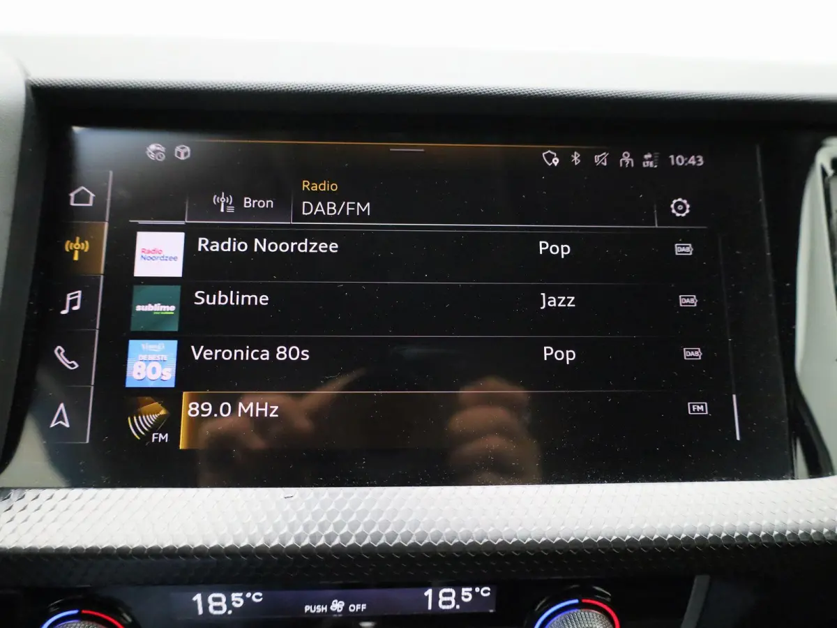 1.0 25 TFSI | APPLE CARPLAY | ANDROID AUTO | PARKEERSENSOREN | CRUISE CONTROL | CLIMATE CONTROL | DAB RADIO | LICHTMETALEN VELGEN | DIGITAL COCKPIT |