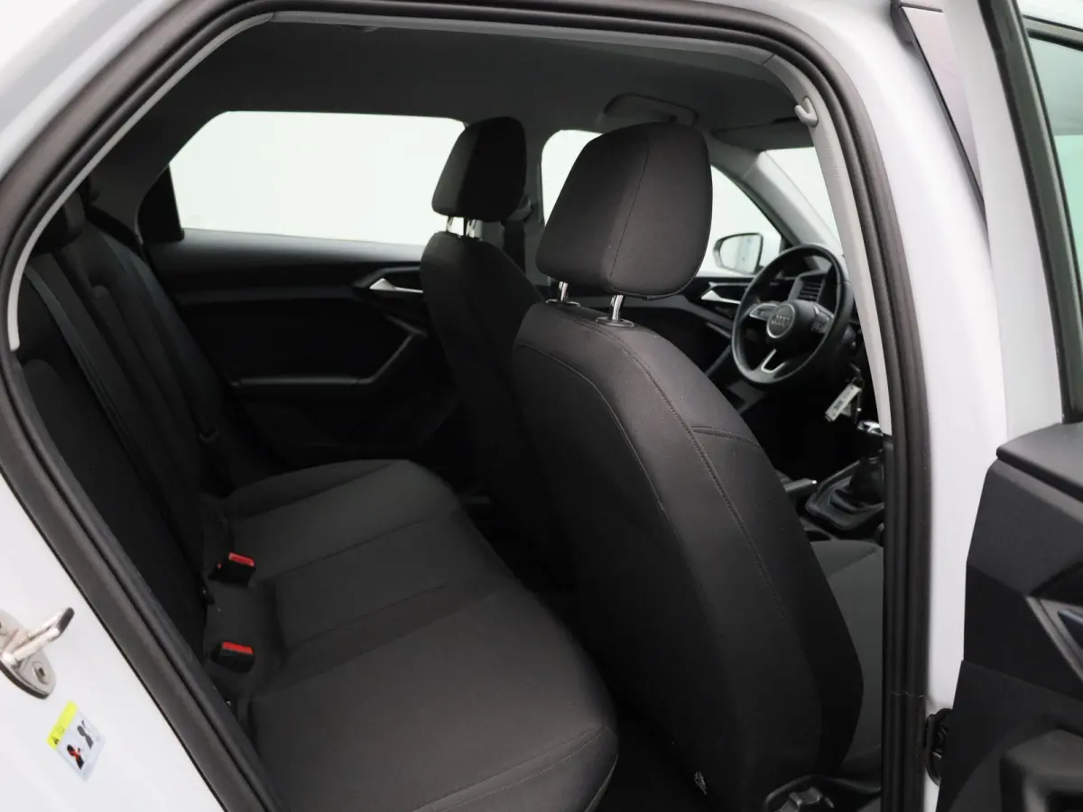 1.0 25 TFSI | APPLE CARPLAY | ANDROID AUTO | PARKEERSENSOREN | CRUISE CONTROL | CLIMATE CONTROL | DAB RADIO | LICHTMETALEN VELGEN | DIGITAL COCKPIT |