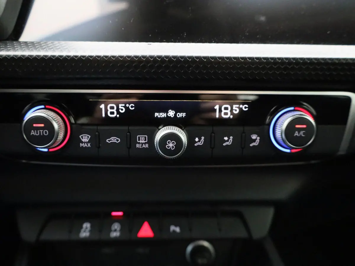 1.0 25 TFSI | APPLE CARPLAY | ANDROID AUTO | PARKEERSENSOREN | CRUISE CONTROL | CLIMATE CONTROL | DAB RADIO | LICHTMETALEN VELGEN | DIGITAL COCKPIT |