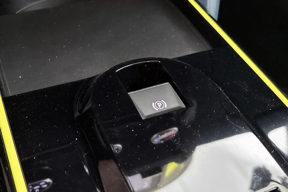 1.2 Hybrid ICON / Carplay / Airco / 2+6 Jaar Garantie