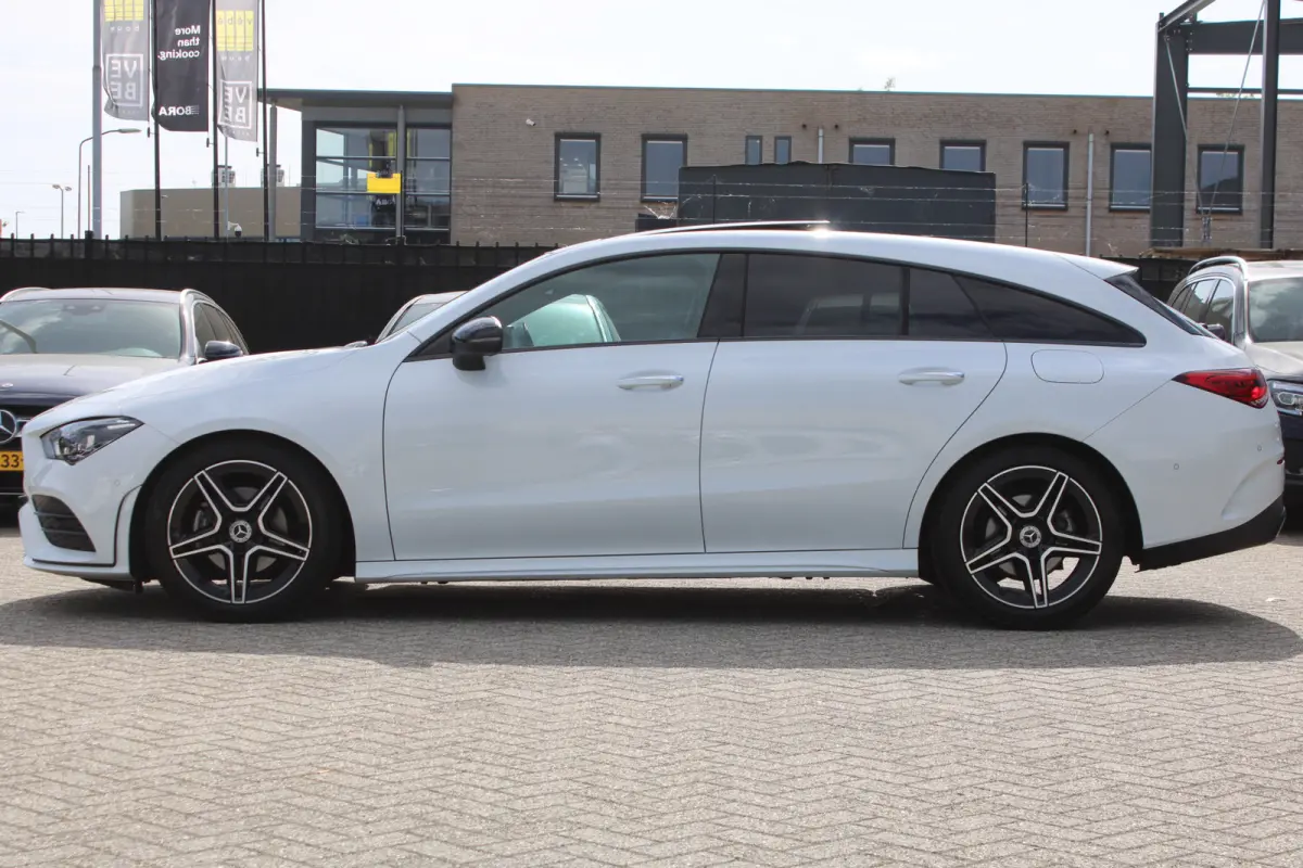 180 AUT7 AMG NIGHT PAKKET PANORAMADAK SFEER CARPLAY TREKAAK MULTIBEAM KEY-LESS GO