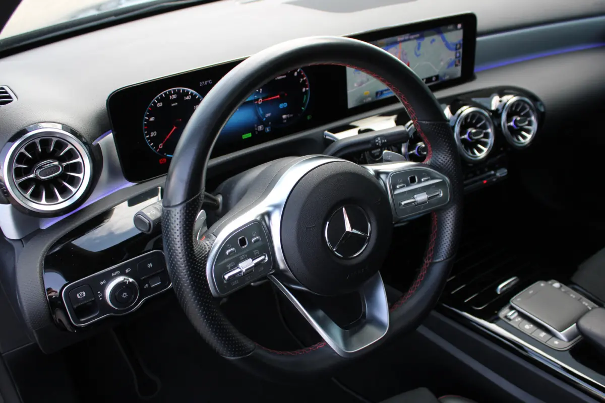 180 AUT7 AMG NIGHT PAKKET PANORAMADAK SFEER CARPLAY TREKAAK MULTIBEAM KEY-LESS GO