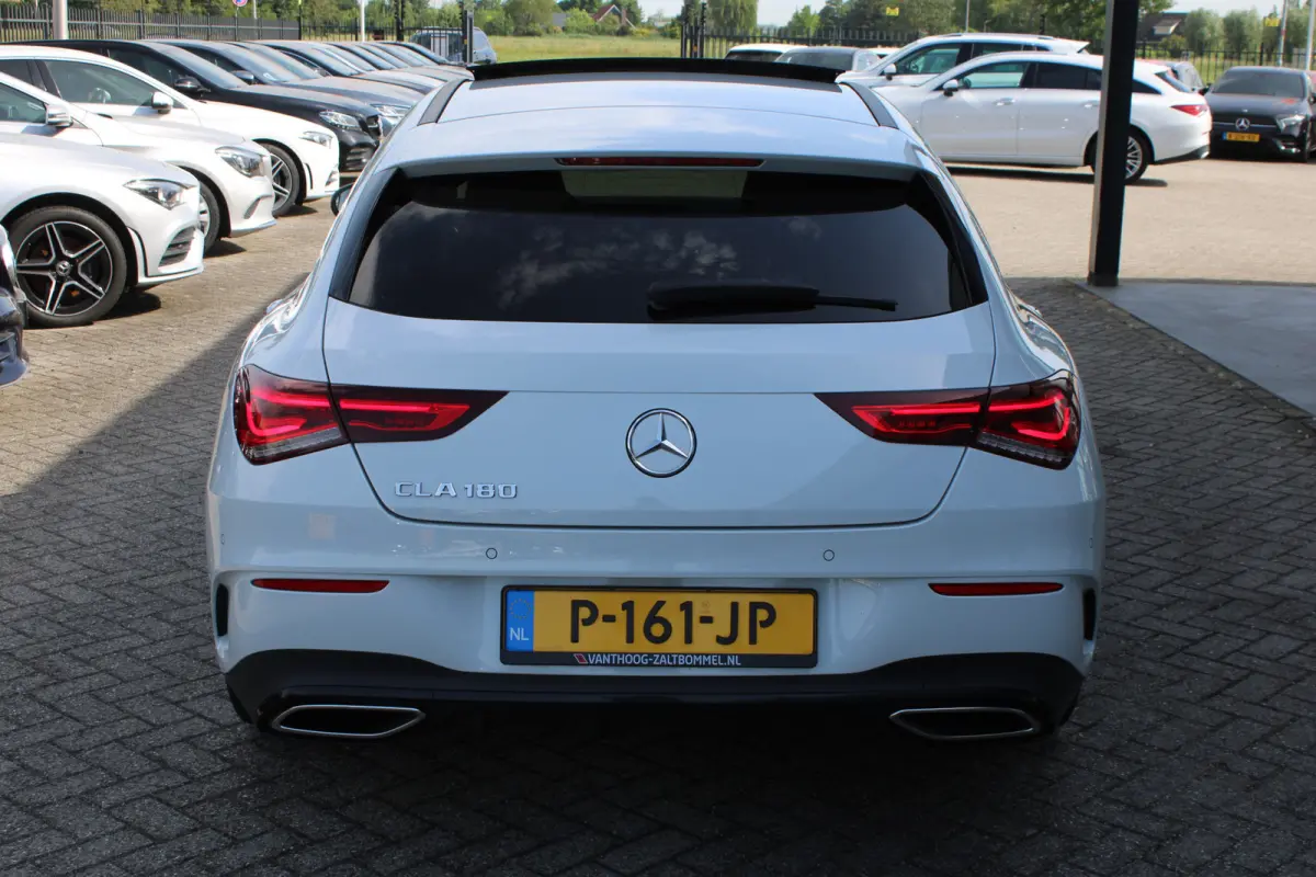 180 AUT7 AMG NIGHT PAKKET PANORAMADAK SFEER CARPLAY TREKAAK MULTIBEAM KEY-LESS GO
