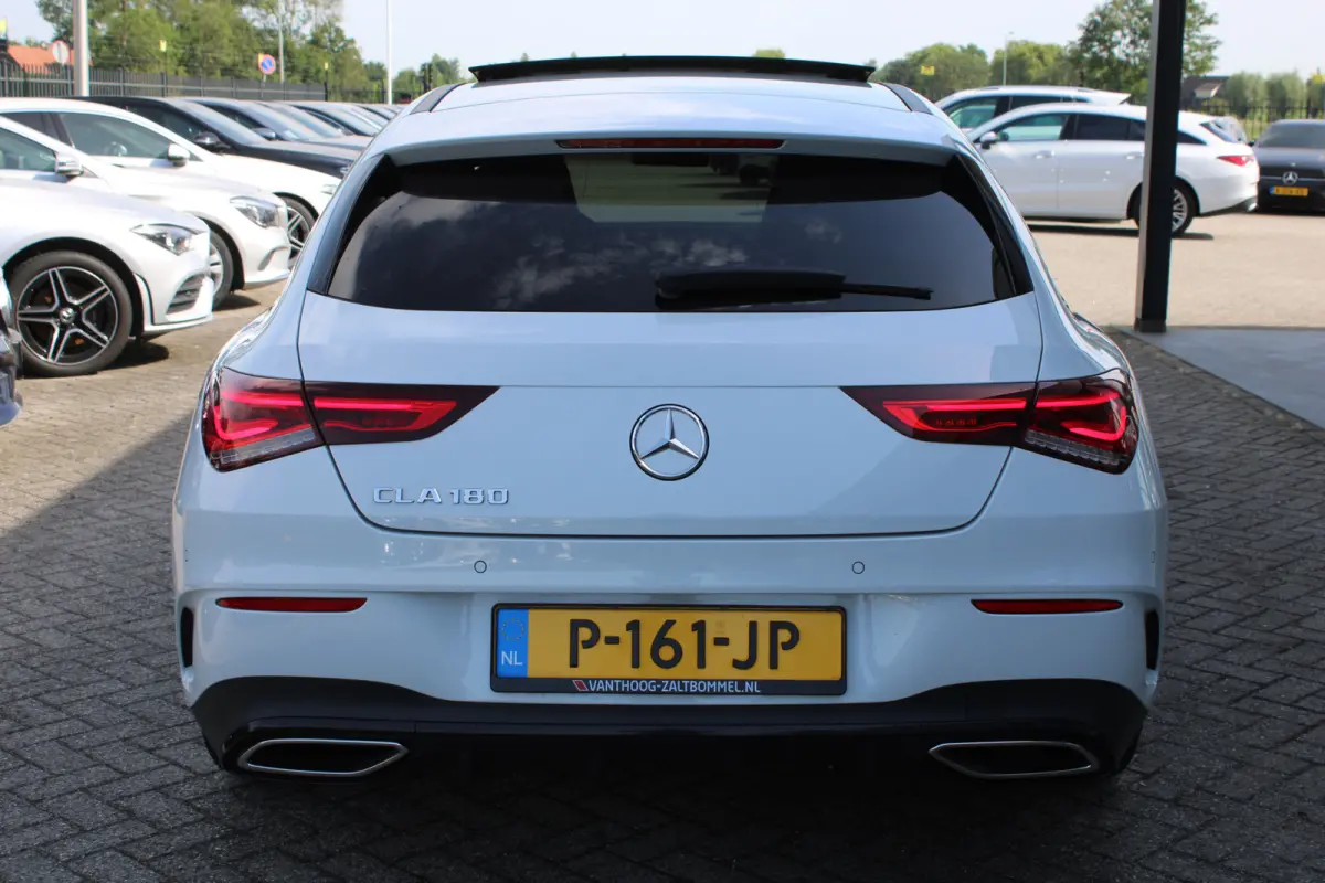 180 AUT7 AMG NIGHT PAKKET PANORAMADAK SFEER CARPLAY TREKAAK MULTIBEAM KEY-LESS GO