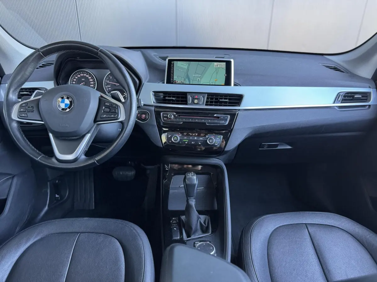 sDrive20i AUTOMAAT*NL AUTO*AFN. HAAK*LEDER*STOELVERW*HEAD UP