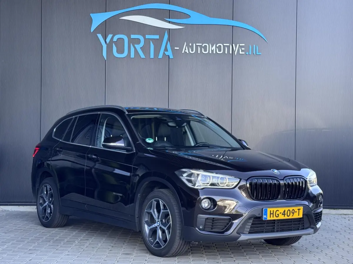 sDrive20i AUTOMAAT*NL AUTO*AFN. HAAK*LEDER*STOELVERW*HEAD UP