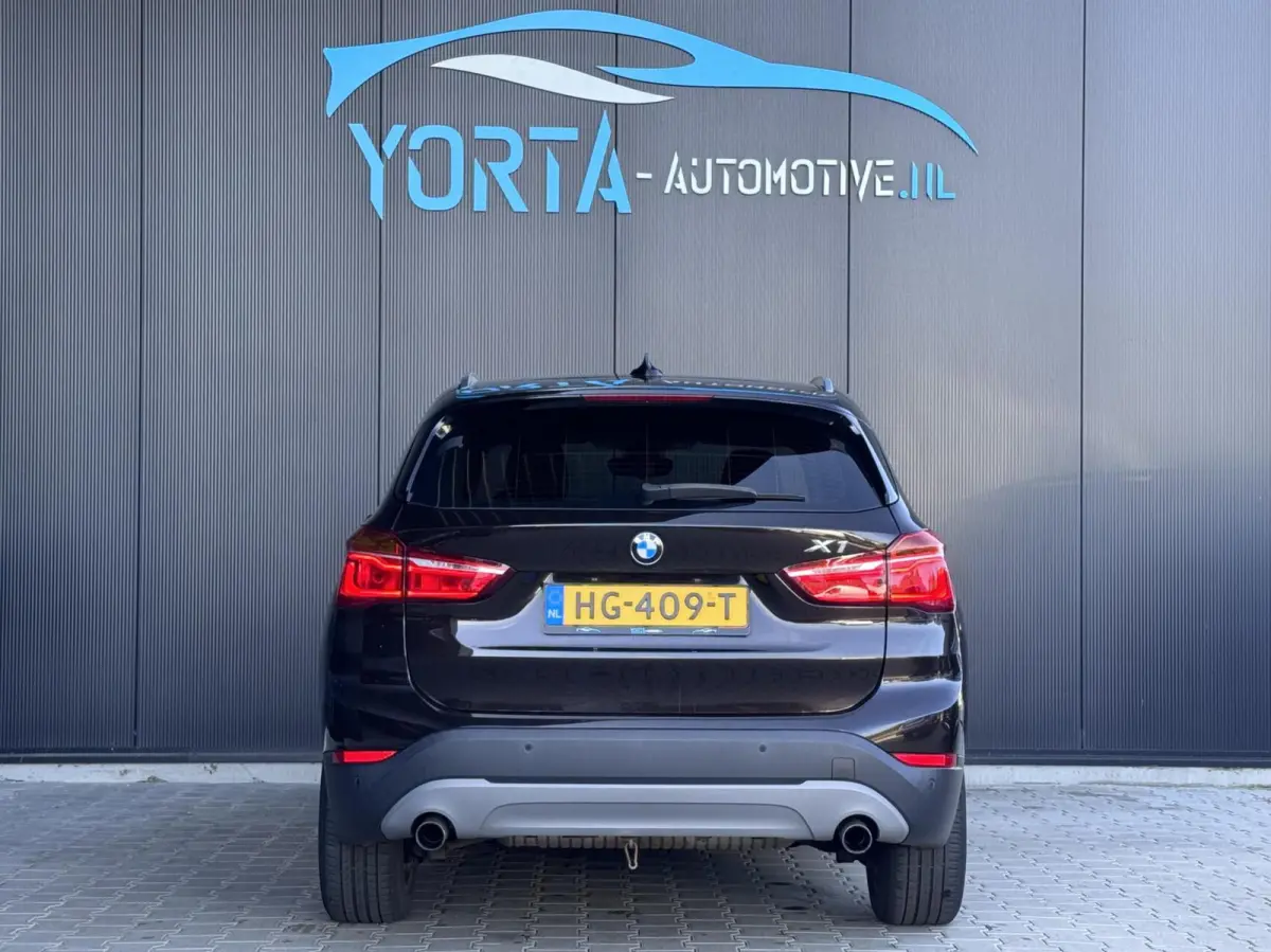 sDrive20i AUTOMAAT*NL AUTO*AFN. HAAK*LEDER*STOELVERW*HEAD UP