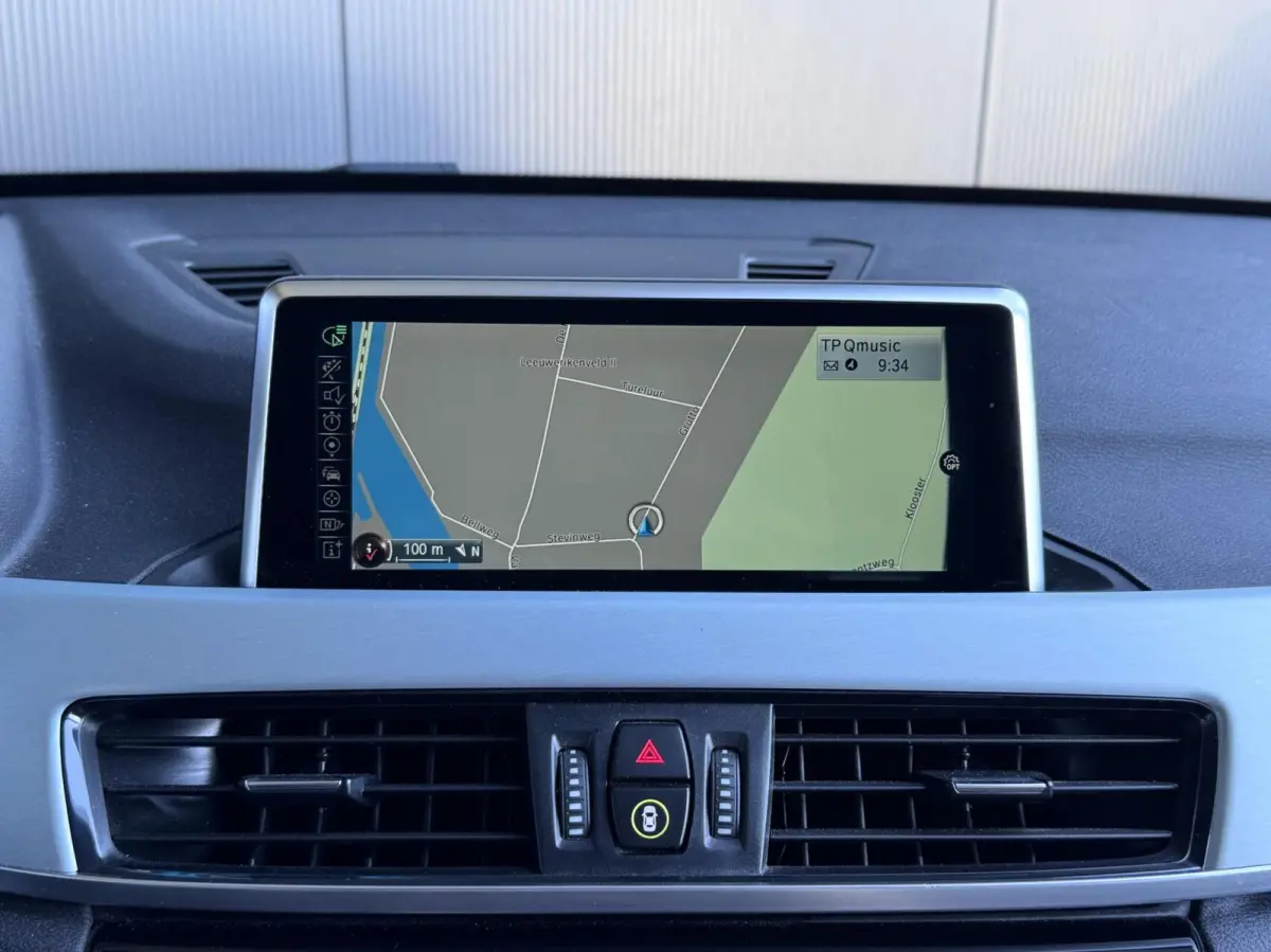 sDrive20i AUTOMAAT*NL AUTO*AFN. HAAK*LEDER*STOELVERW*HEAD UP