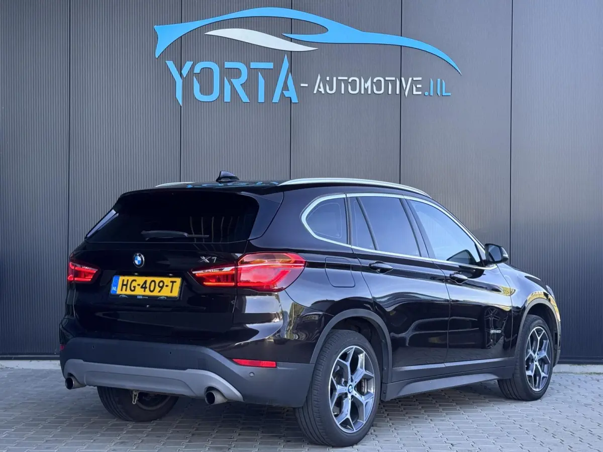 sDrive20i AUTOMAAT*NL AUTO*AFN. HAAK*LEDER*STOELVERW*HEAD UP