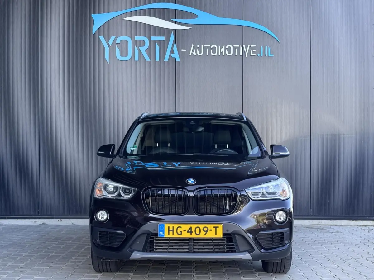 sDrive20i AUTOMAAT*NL AUTO*AFN. HAAK*LEDER*STOELVERW*HEAD UP