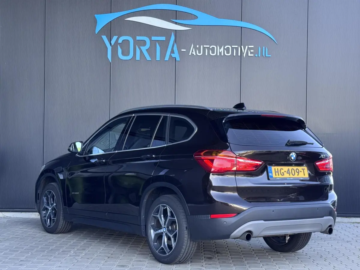sDrive20i AUTOMAAT*NL AUTO*AFN. HAAK*LEDER*STOELVERW*HEAD UP