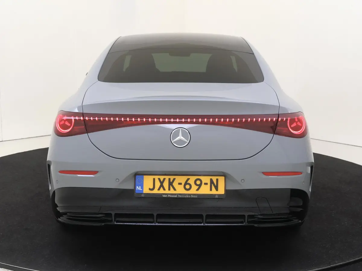 180 Business Solution AMG / Night-Pakket / Trekhaak / Memory-Stoelen / Achteruitrijcamera / Smartphone-Intergratie /