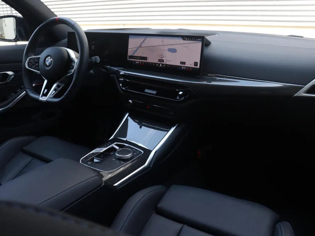 Touring M340i xDrive | M Sportpakket Pro | Panodak | Head-Up | Trekhaak | Driving Assistant Prof. | Adaptief M Onderstel | Harman Kardon | Elektr. Stoelen | 19'' LMV