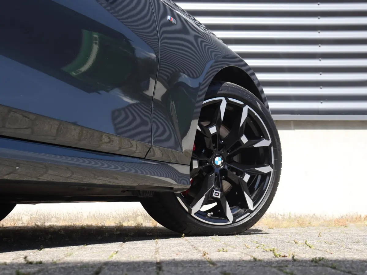 Touring M340i xDrive | M Sportpakket Pro | Panodak | Head-Up | Trekhaak | Driving Assistant Prof. | Adaptief M Onderstel | Harman Kardon | Elektr. Stoelen | 19'' LMV