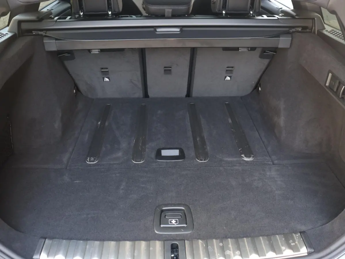 Touring M340i xDrive | M Sportpakket Pro | Panodak | Head-Up | Trekhaak | Driving Assistant Prof. | Adaptief M Onderstel | Harman Kardon | Elektr. Stoelen | 19'' LMV