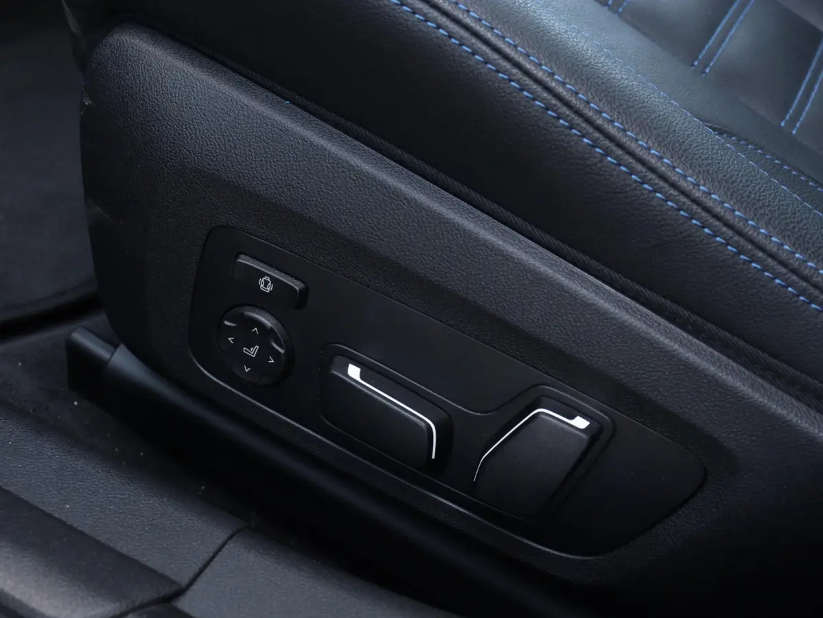 Touring M340i xDrive | M Sportpakket Pro | Panodak | Head-Up | Trekhaak | Driving Assistant Prof. | Adaptief M Onderstel | Harman Kardon | Elektr. Stoelen | 19'' LMV