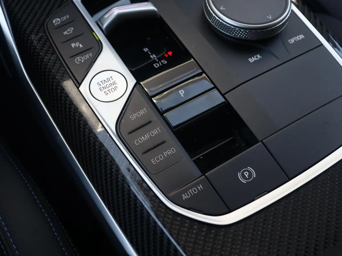 Touring M340i xDrive | M Sportpakket Pro | Panodak | Head-Up | Trekhaak | Driving Assistant Prof. | Adaptief M Onderstel | Harman Kardon | Elektr. Stoelen | 19'' LMV