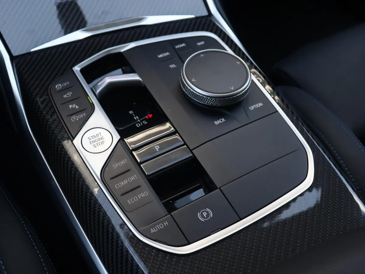 Touring M340i xDrive | M Sportpakket Pro | Panodak | Head-Up | Trekhaak | Driving Assistant Prof. | Adaptief M Onderstel | Harman Kardon | Elektr. Stoelen | 19'' LMV