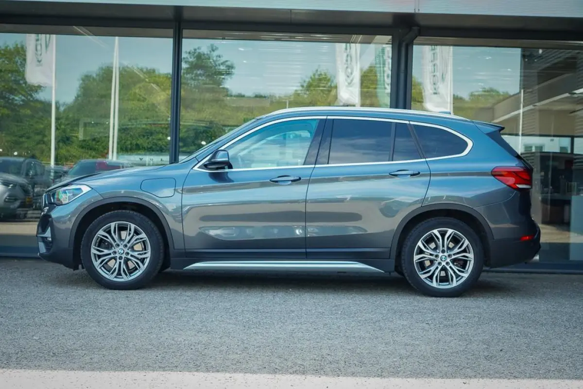 xDrive25e High Executive Edition / Pano / Leder / Harman Kardon / Camera / Adaptive Cruise