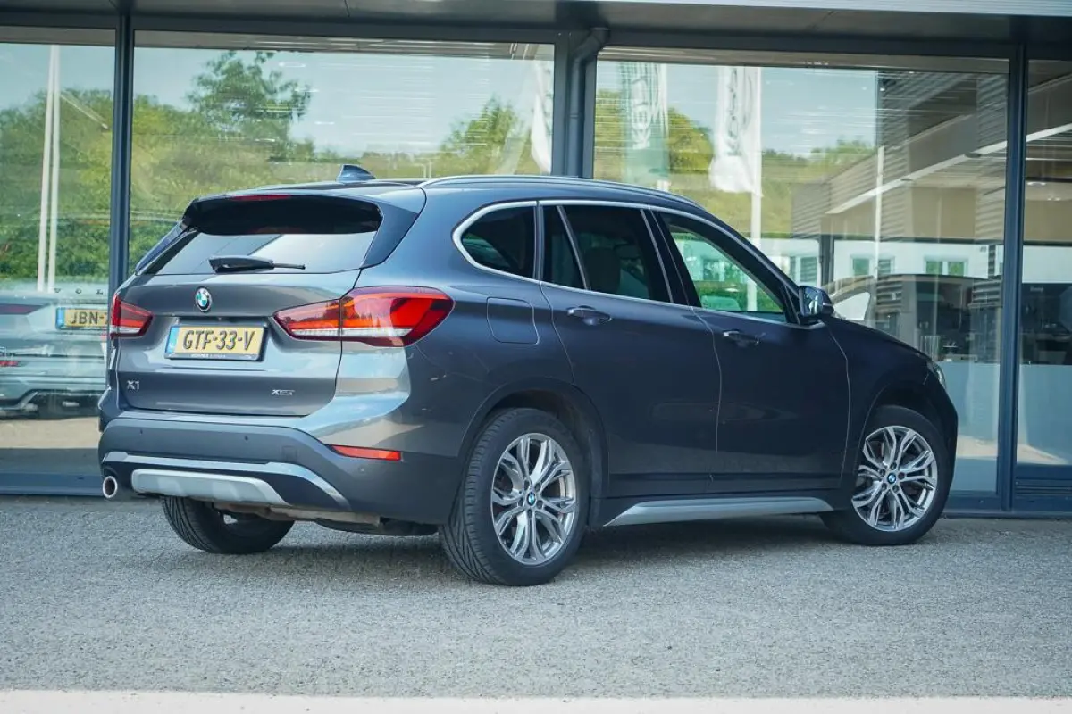 xDrive25e High Executive Edition / Pano / Leder / Harman Kardon / Camera / Adaptive Cruise