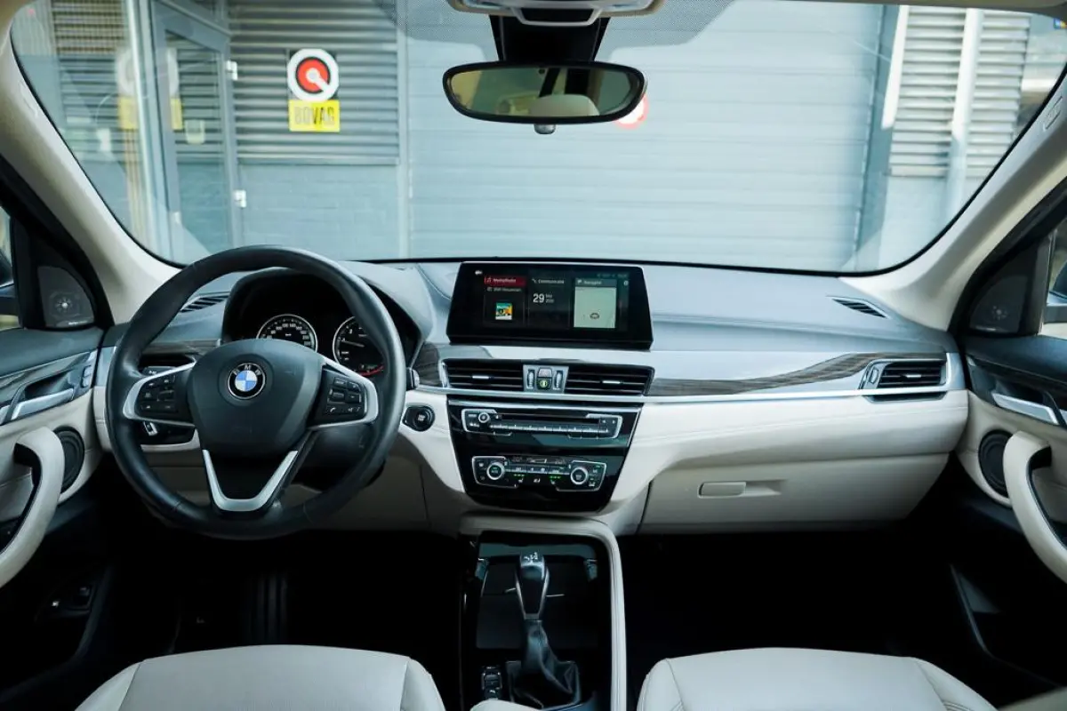 xDrive25e High Executive Edition / Pano / Leder / Harman Kardon / Camera / Adaptive Cruise