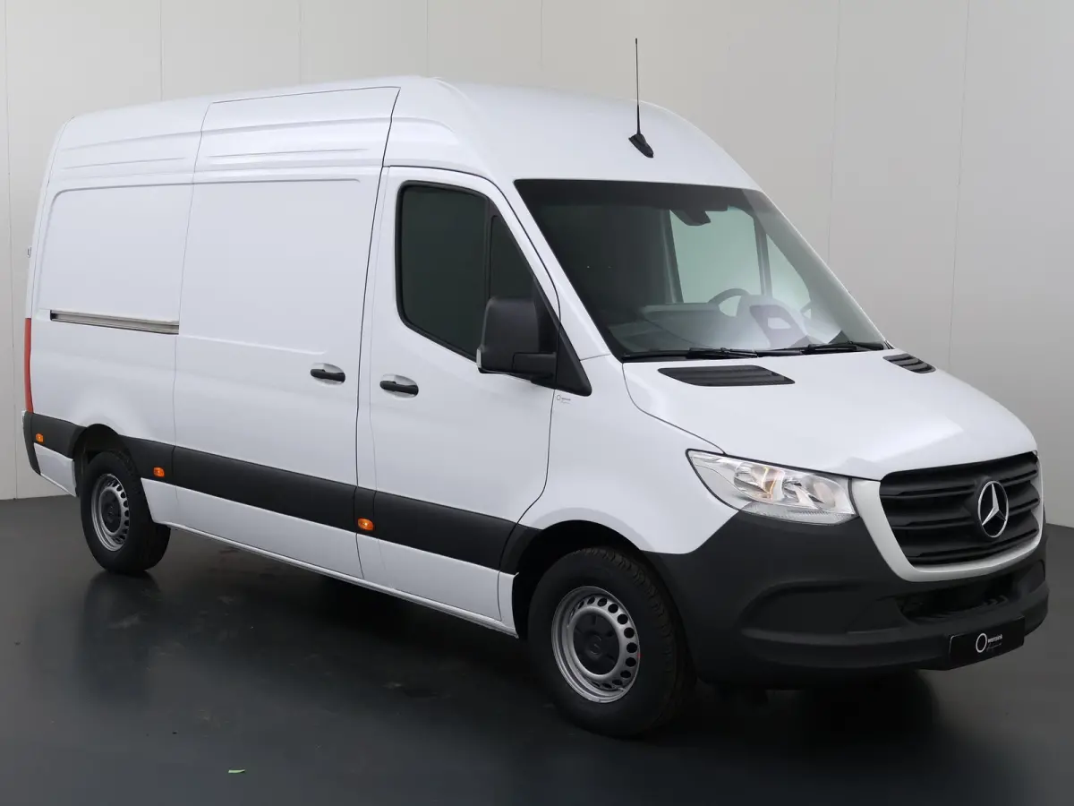 317 L2H2 RWD PRO | 3500kg TREKKEN | FACELIFT | 3-ZITS | CAMERA | AUTOMAAT