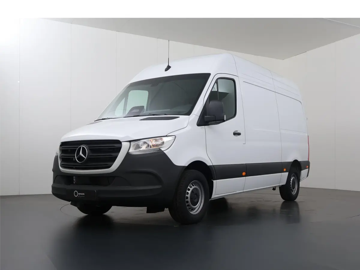 317 L2H2 RWD PRO | 3500kg TREKKEN | FACELIFT | 3-ZITS | CAMERA | AUTOMAAT