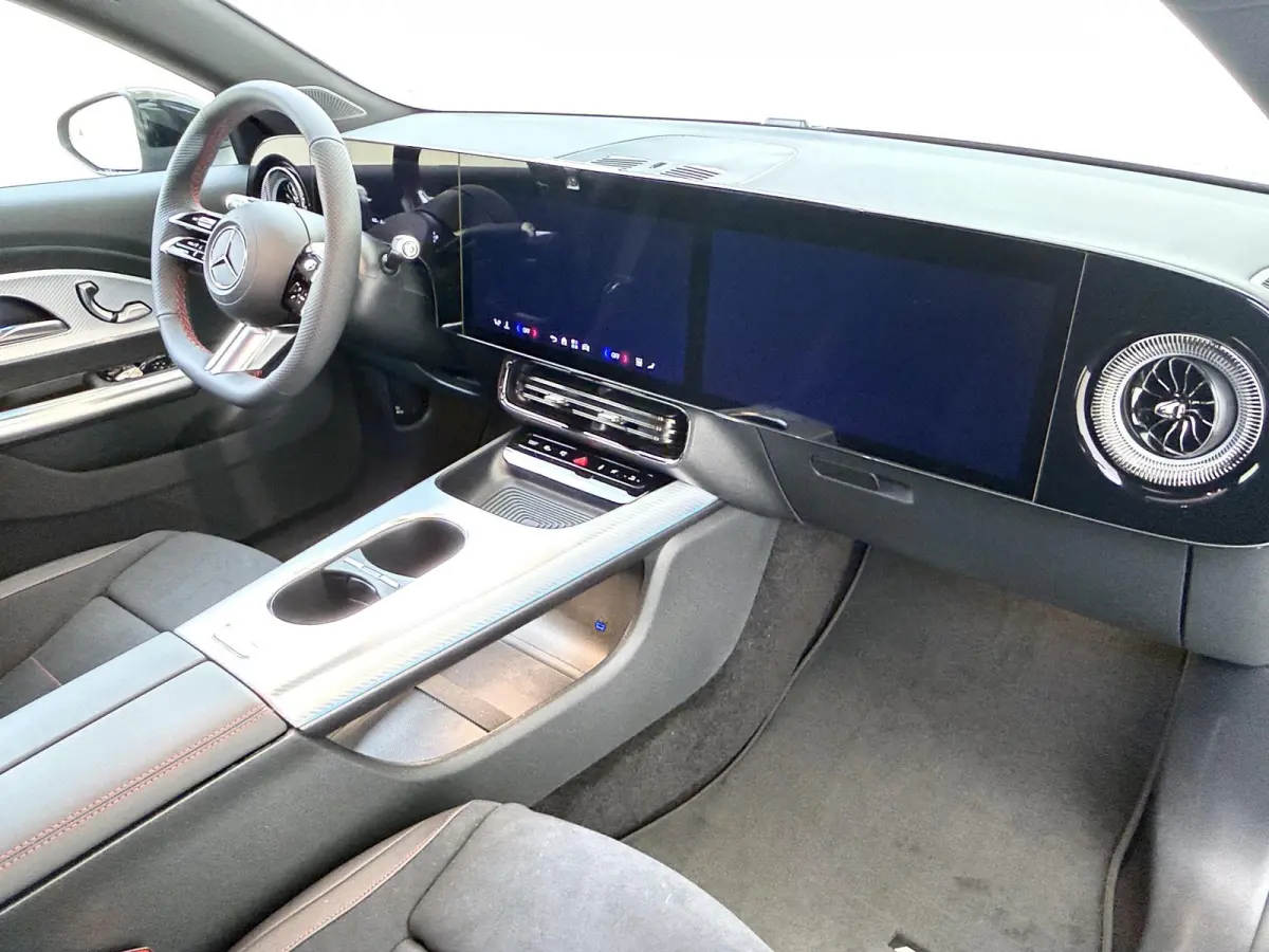 250+ Business Solution AMG 85.5 kWh / Superscreen / Memory-Stoelen / Achteruitrijcamera /