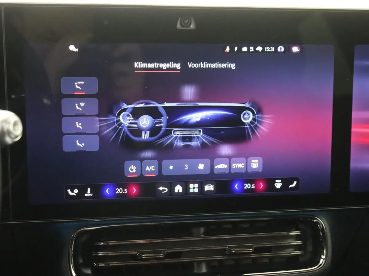 250+ Business Solution AMG 85.5 kWh / Superscreen / Memory-Stoelen / Night-Pakket / Winterpakket /