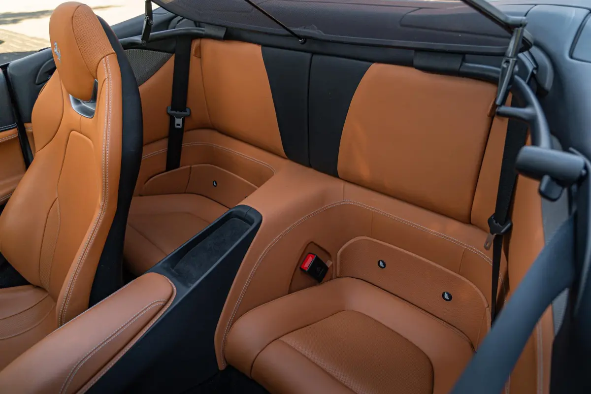 3.9 V8 HELE | Carbon Ext./Int. | AFS | Magneride | Comfortstoelen | Dealer Onderhouden | Historical Color |