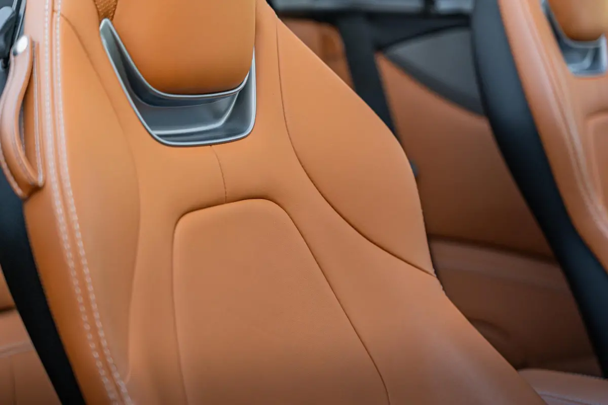 3.9 V8 HELE | Carbon Ext./Int. | AFS | Magneride | Comfortstoelen | Dealer Onderhouden | Historical Color |