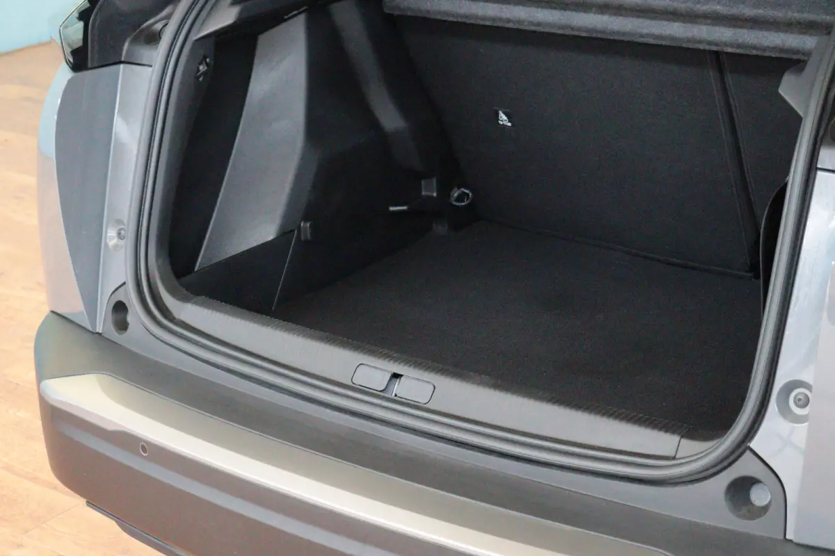 EV Allure 54 kWh | APPCONNECT | PDC V+A | CRUISE | LMV17" | LED |