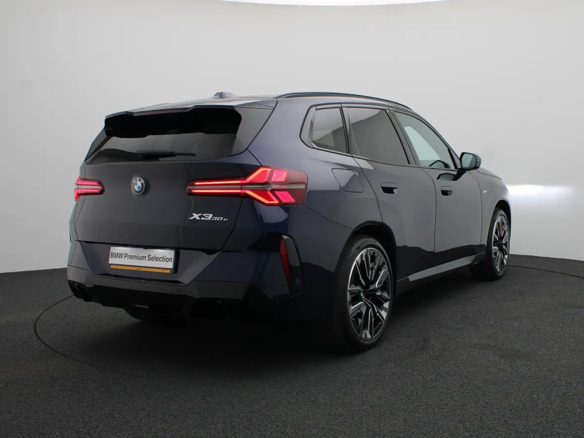 30e xDrive M Sportpakket Pro | SoH 100% |  Professional Pack | Comfort Pack | Premium Pack | Trekhaak | Panoramadak | Driving Assistant Professional | Harman Kardon | 21''