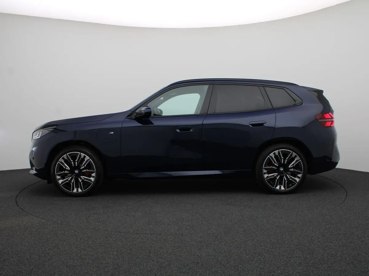 30e xDrive M Sportpakket Pro | SoH 100% |  Professional Pack | Comfort Pack | Premium Pack | Trekhaak | Panoramadak | Driving Assistant Professional | Harman Kardon | 21''