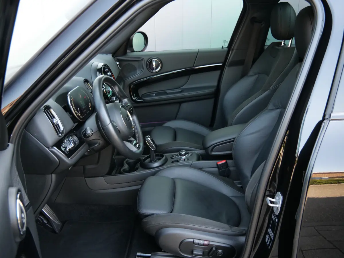 2.0 Cooper S John Cooper Works 179 Pk Automaat Navi / DAB / Apple Carplay / Camera