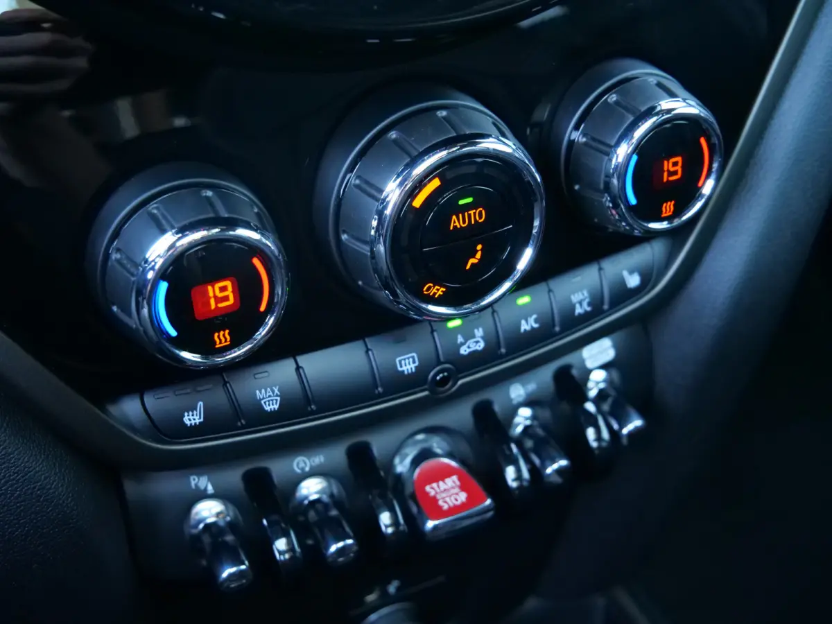 2.0 Cooper S John Cooper Works 179 Pk Automaat Navi / DAB / Apple Carplay / Camera