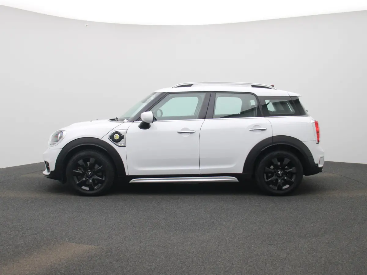 1.5 Cooper ALL4 Business Edition | AUTOMAAT | CLIMATE CONTROL | CRUISE CONTROL | NAVIGATIE | MULTIFUNCTIONEEL STUURWIEL |